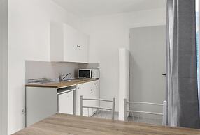 Nikolas Apartments