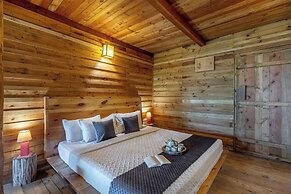Alaya Stays Suro Woodcrest Chalet
