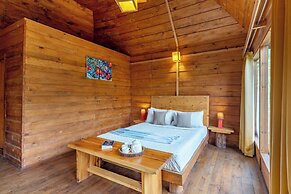 Alaya Stays Suro Woodcrest Chalet