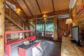 Alaya Stays Suro Woodcrest Chalet