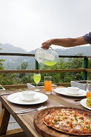 Alaya Stays Suro Woodcrest Chalet