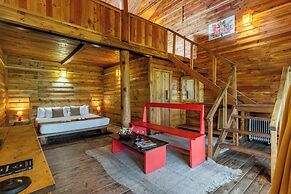 Alaya Stays Suro Woodcrest Chalet