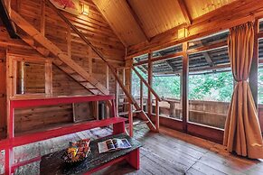 Alaya Stays Suro Woodcrest Chalet