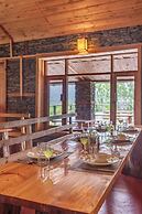 Alaya Stays Suro Woodcrest Chalet