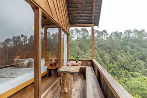 Alaya Stays Suro Woodcrest Chalet