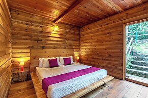 Alaya Stays Suro Woodcrest Chalet