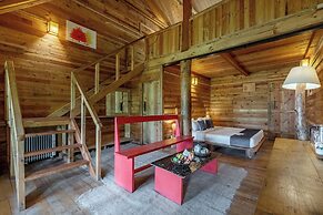 Alaya Stays Suro Woodcrest Chalet