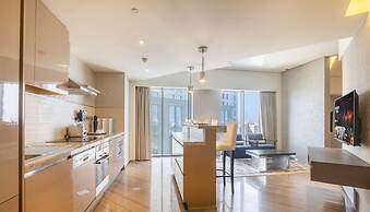 Modern 1BR Near Dubai Frame With City Views