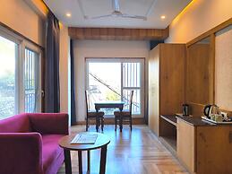 Luxury Inn by Stotrak Hotels