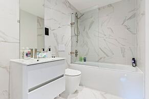Meadow Haven 2 Bed 2 Bath, On-street Park, Netflix