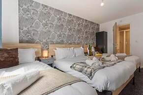 Desert Oasis Sleeps 8 With Parking
