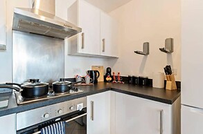 Desert Oasis Sleeps 8 With Parking