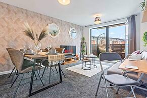 Desert Oasis Sleeps 8 With Parking