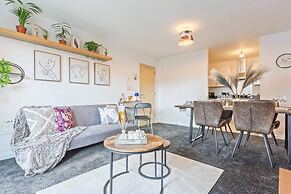Desert Oasis Sleeps 8 With Parking