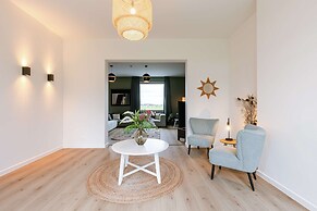 Vacation Home for 6 Person and Beautiful Garden