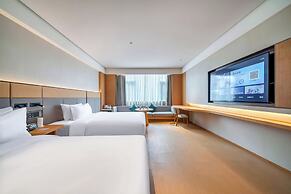 Full Season Hotel
