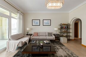 Palm Living 2BR Maid w Pool Beach Access