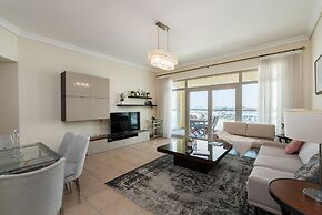 Palm Living 2BR Maid w Pool Beach Access