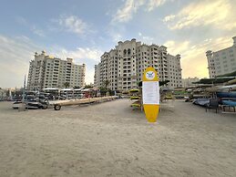Palm Living 2BR Maid w Pool Beach Access