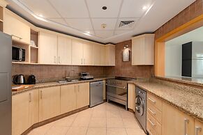 Palm Living 2BR Maid w Pool Beach Access