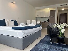 Smart Carrara Apartments