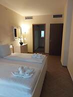 Smart Carrara Apartments