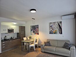 Smart Carrara Apartments