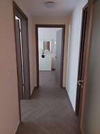 Smart Carrara Apartments