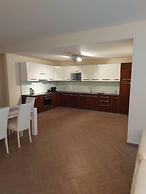 Smart Carrara Apartments