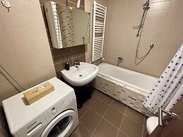 Smart Carrara Apartments