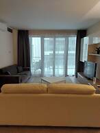 Smart Carrara Apartments
