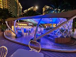 Azure Urban Resort Staycation
