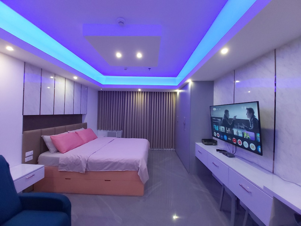 Azure Urban Resort Staycation
