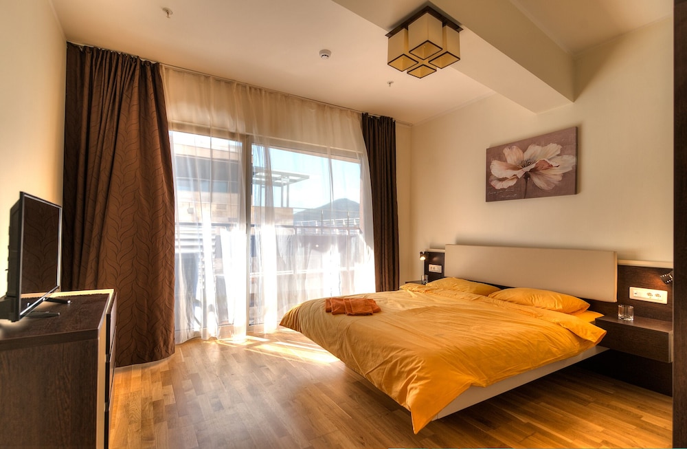 Sea View Apartments MonteBook