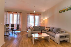 Sea View Apartments MonteBook