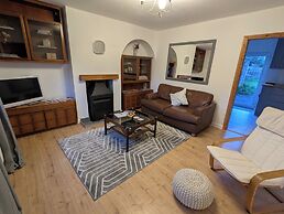 1-bed Home for 2, Parking, Garden & Great Location