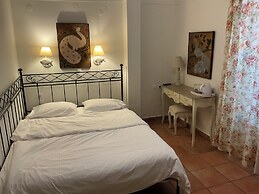 Liadromia Hotel