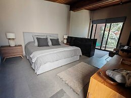 Serenzzo Hotel & Cuisine