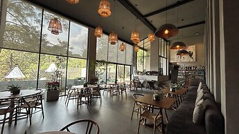 Serenzzo Hotel & Cuisine