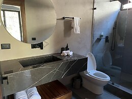 Serenzzo Hotel & Cuisine