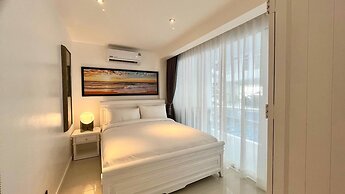 B12 - 2 Bedroom Condo With Pool Access, Karon Beach