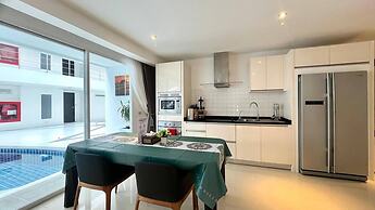 B12 - 2 Bedroom Condo With Pool Access, Karon Beach