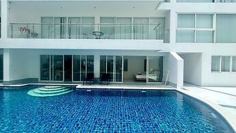 B12 - 2 Bedroom Condo With Pool Access, Karon Beach