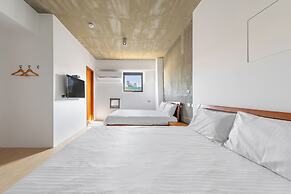 Huyan Museum BnB - Concrete Design