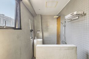 Huyan Museum BnB - Concrete Design