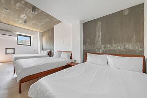 Huyan Museum BnB - Concrete Design