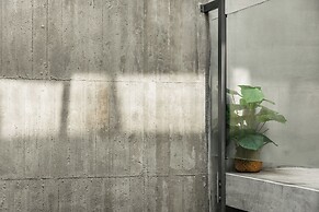 Huyan Museum BnB - Concrete Design
