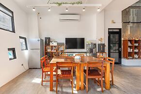 Huyan Museum BnB - Concrete Design