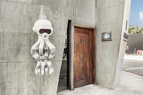 Huyan Museum BnB - Concrete Design