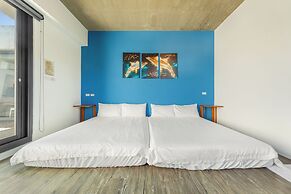 Huyan Museum BnB - Concrete Design